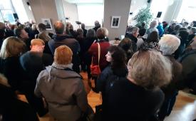 Mehr als 200 Trauernde