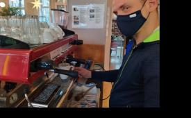 Kaffeekochen - mit Maske